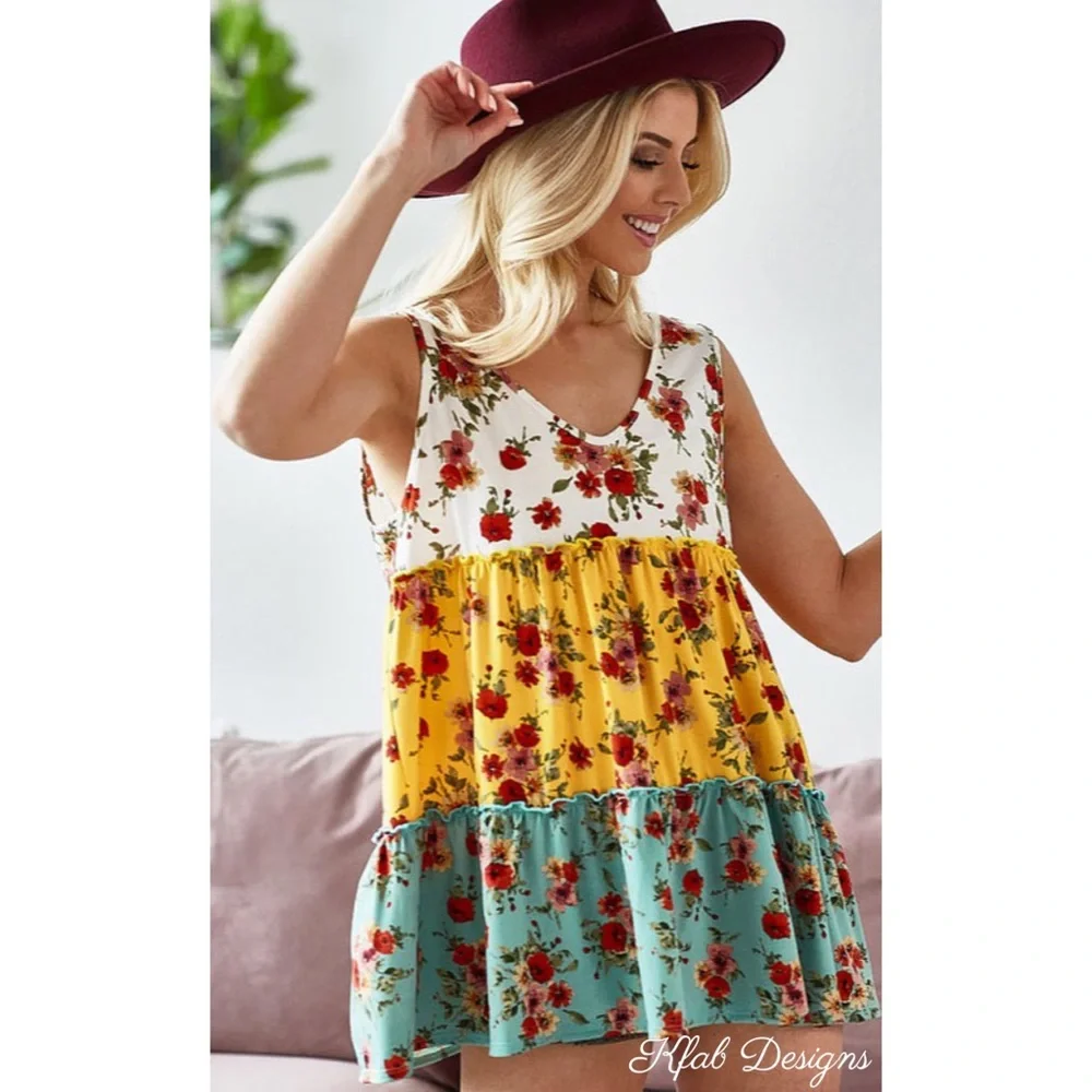 ❤️LAST 1! V Neck Soft Jersey Knit Floral Color Block Tiered Ruffle Top! - Picture 6 of 16